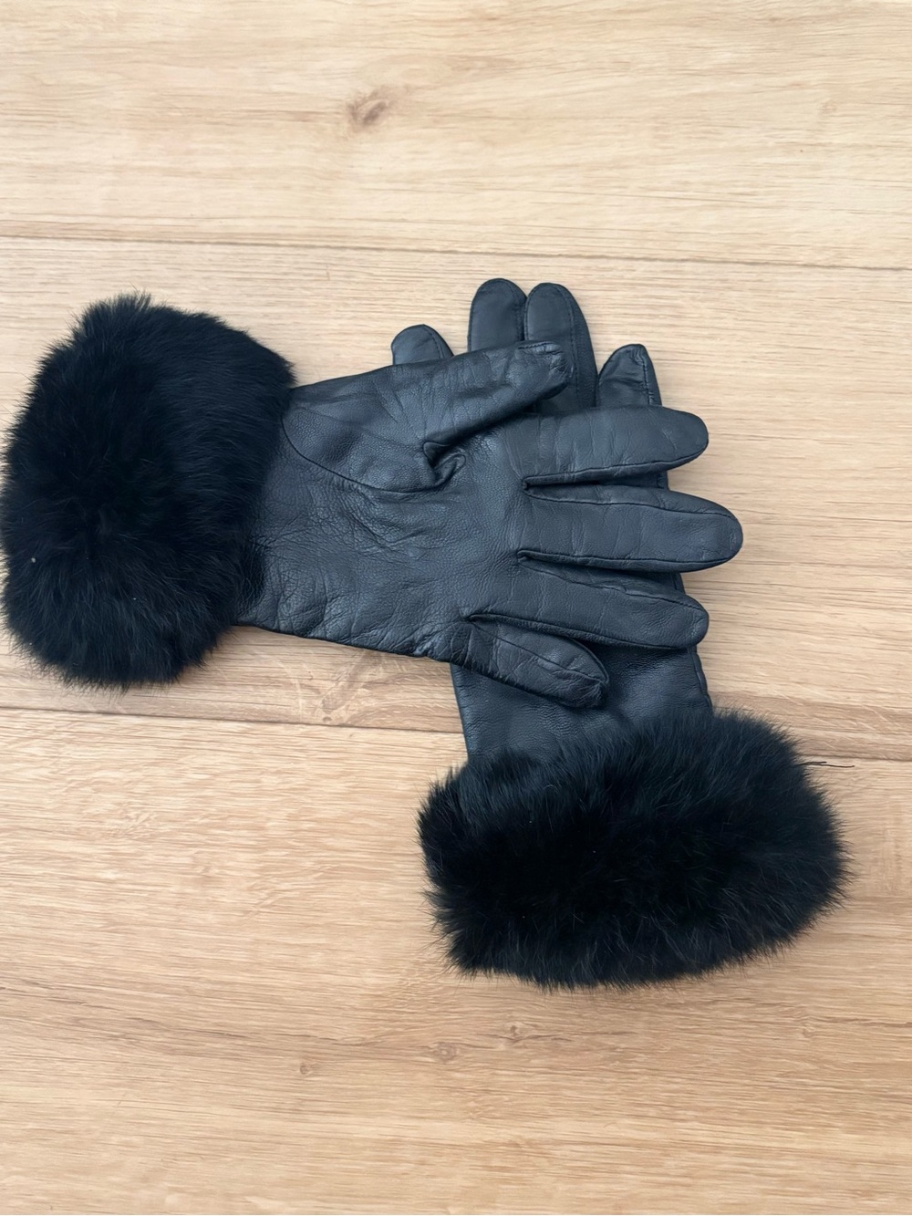 Wilson Black Leather Gloves with Faux Fur Cuffs